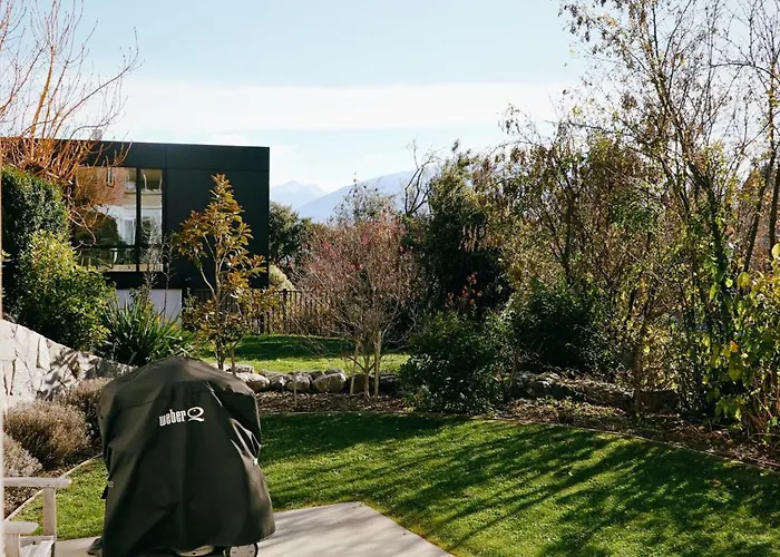 Apartment Kowhai -private Opposite Golf Course In *