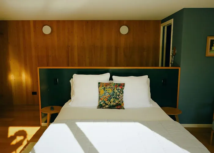 Kowhai -private Opposite Golf Course In *